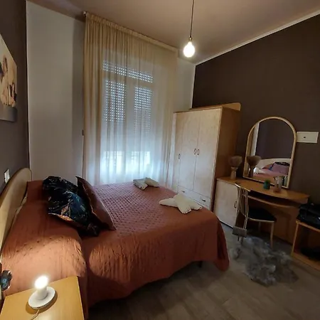 Maison Des Roses Hotel