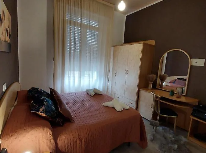 Maison Des Roses Hotel