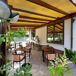 Maison Des Roses Szálloda 3*