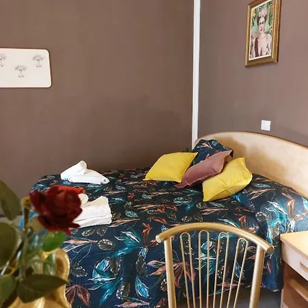 Maison Des Roses 3*