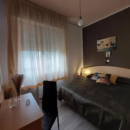Otel Maison Des Roses Cesenatico
