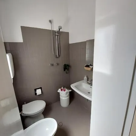 Maison Des Roses 3*
