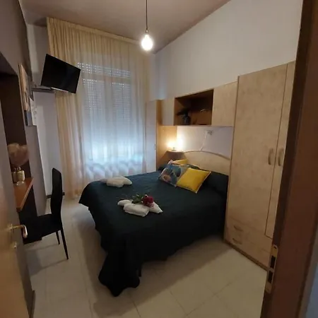 Hotel Maison Des Roses Cesenatico