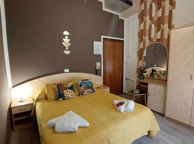 Hotel Maison Des Roses Cesenatico