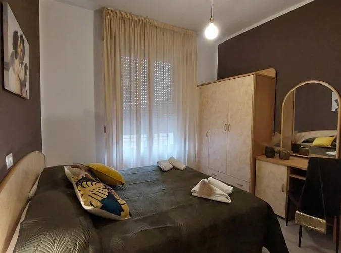 Hotel Maison Des Roses 3*