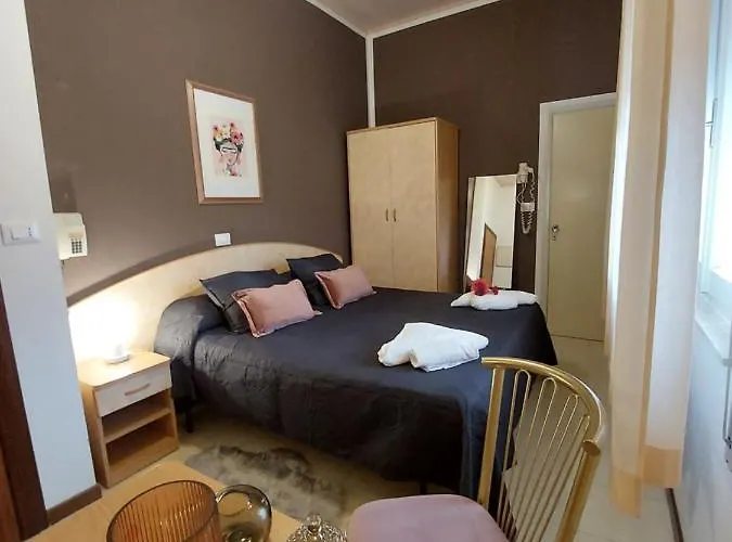 Hotel Maison Des Roses Cesenatico