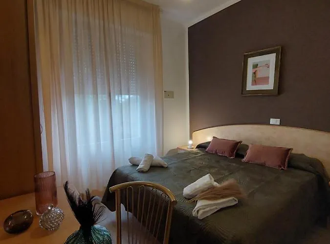 Maison Des Roses 체제나티코